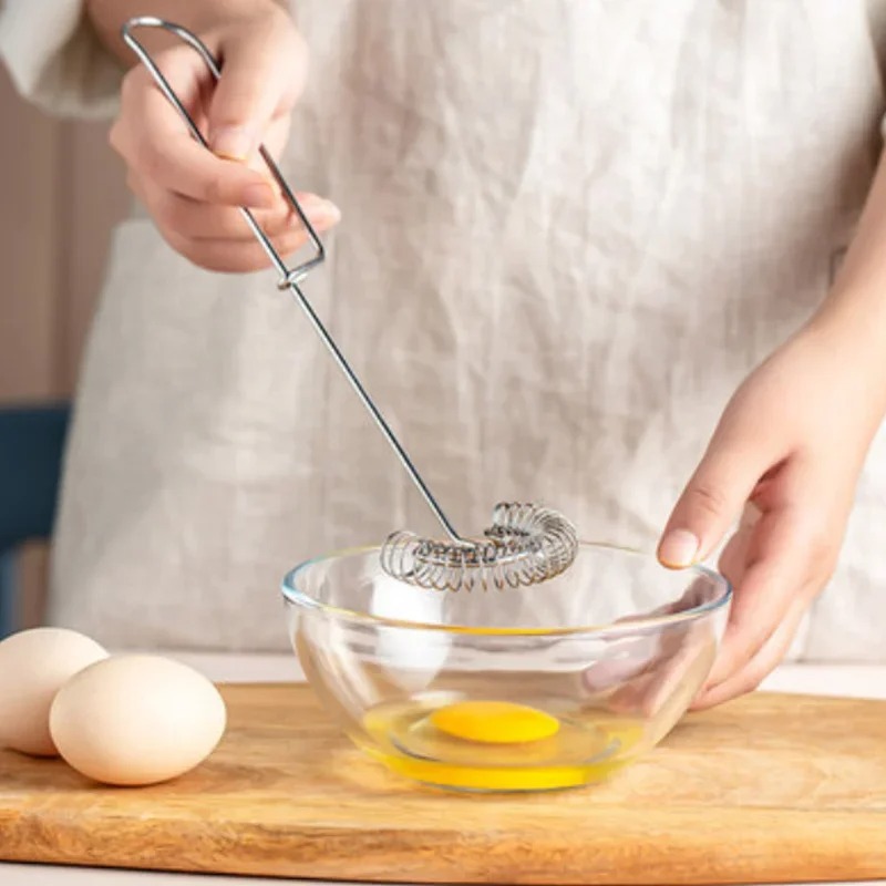 Kitchen Baking Blender - ステンレス鋼のポータブルスプリングエッグスターラー、手動抵抗器、ベーキング用ベーターペストリー、ミルクブレンダー、アルコール用キッチンツール