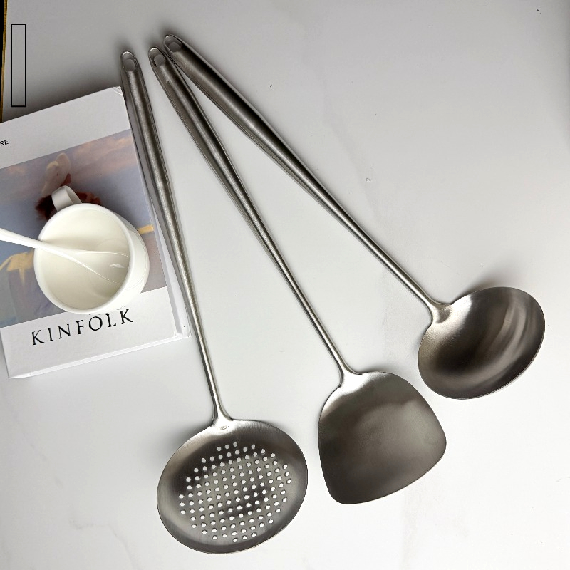 Offset Spatula Set - オールメタルステンレス製調理器具セット（中華鍋用スパチュラ、おたま、スキマー、穴あきスパチュラターナー、大スプーン付き）
