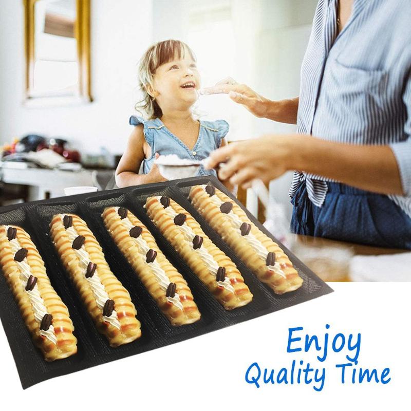 5つの空洞があるホーギーロールパン、ノンスティック加工のフラ - Kitchen Essentials Baking Tray のレビューと価格